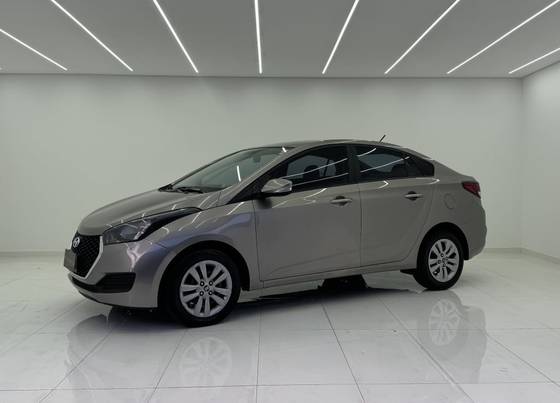 HYUNDAI HB20S 1.6 COMFORT PLUS 16V FLEX 4P AUTOMÁTICO